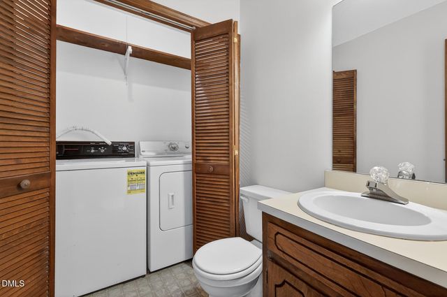 2022 Englewood Drive, Apex, NC 27539