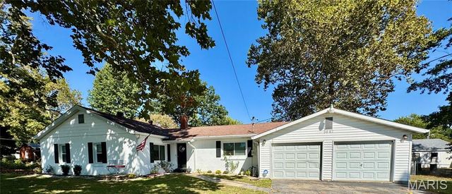 5667 Humbert Road, Godfrey, IL 62035