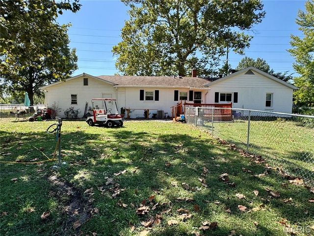 5667 Humbert Road, Godfrey, IL 62035