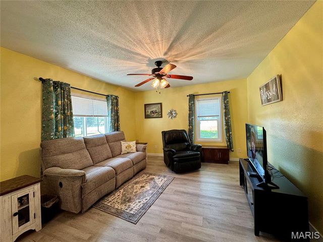 5667 Humbert Road, Godfrey, IL 62035