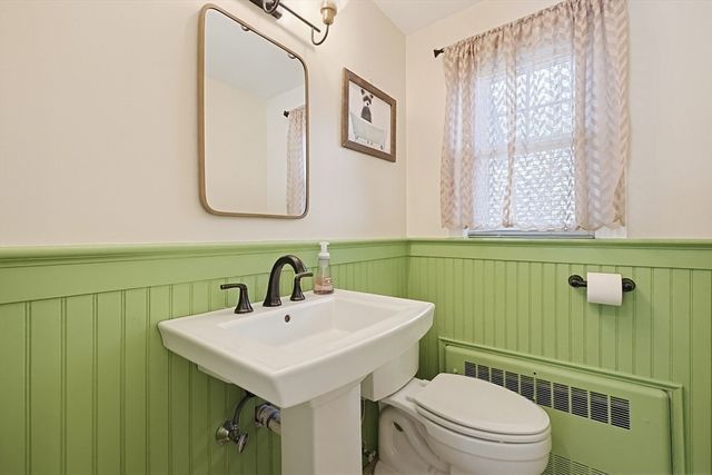 34 Navasota Ave, Worcester, MA 01602