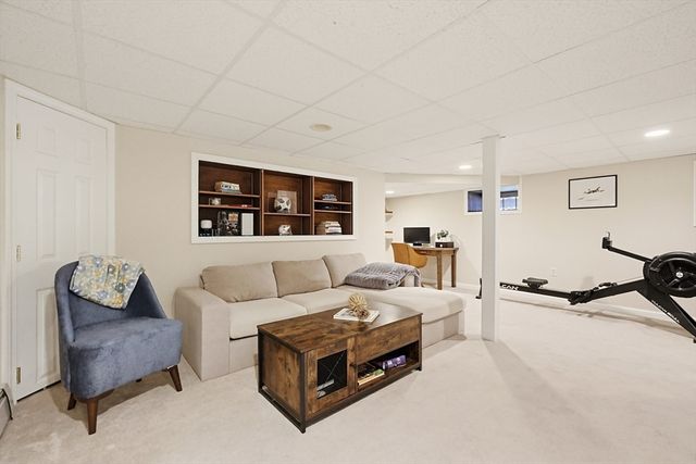 34 Navasota Ave, Worcester, MA 01602