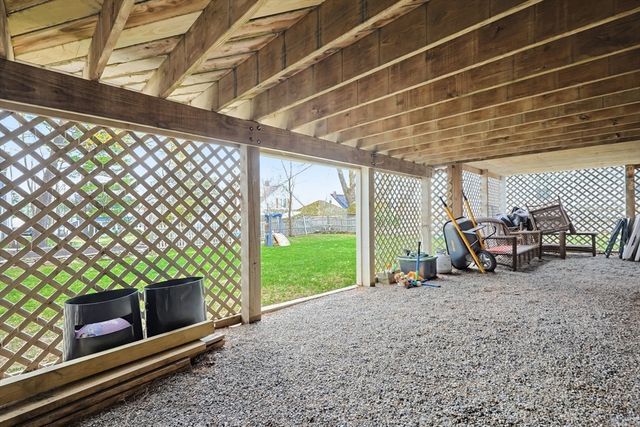 34 Navasota Ave, Worcester, MA 01602