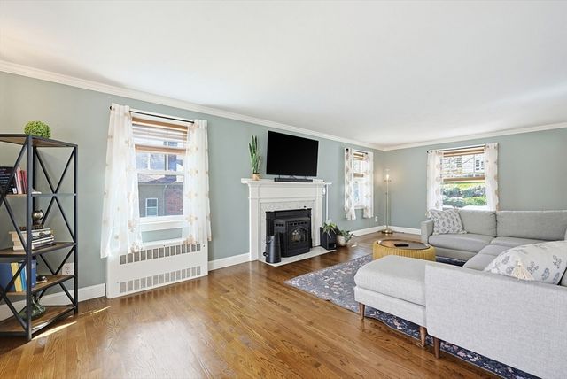 34 Navasota Ave, Worcester, MA 01602