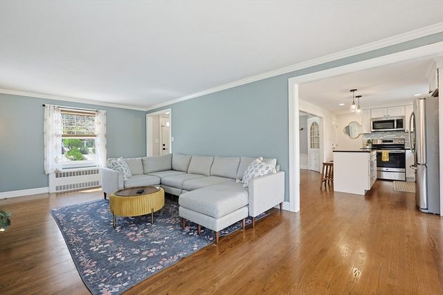 34 Navasota Ave, Worcester, MA 01602