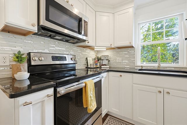 34 Navasota Ave, Worcester, MA 01602