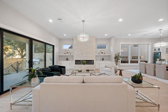 2046 Macarthur Street, Houston, TX 77030