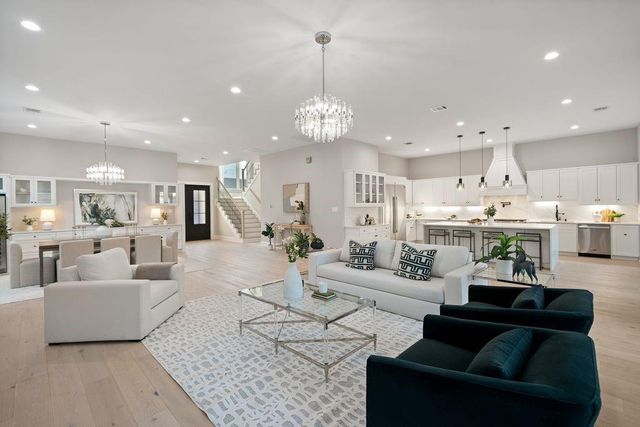 2046 Macarthur Street, Houston, TX 77030