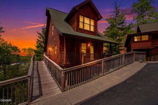 442 Big Bear Way, Pigeon Forge, TN 37863