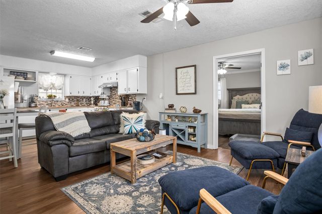 236 County Road 4795, Warren, TX 77664