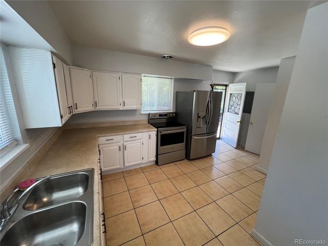 947 S Benton, Lakewood, CO 80226