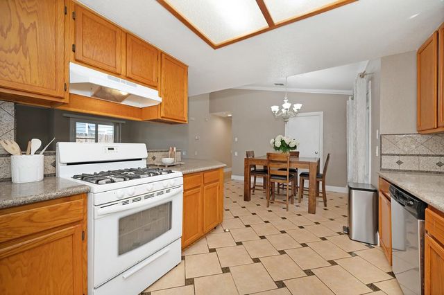 1318 Len Way, Roseville, CA 95678