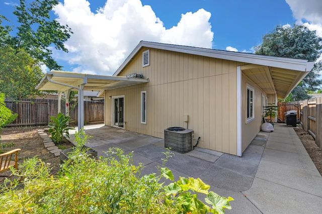 1318 Len Way, Roseville, CA 95678