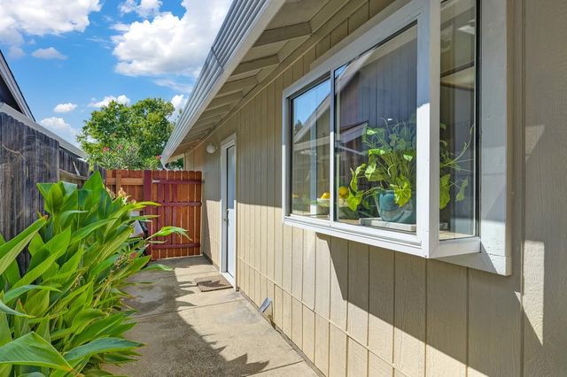 1318 Len Way, Roseville, CA 95678