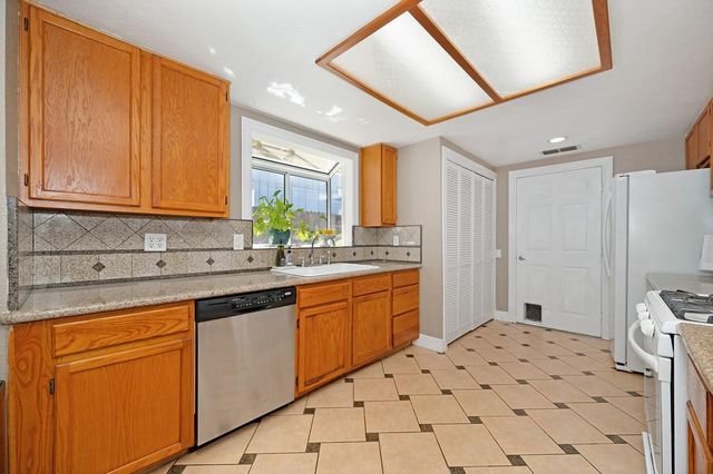 1318 Len Way, Roseville, CA 95678