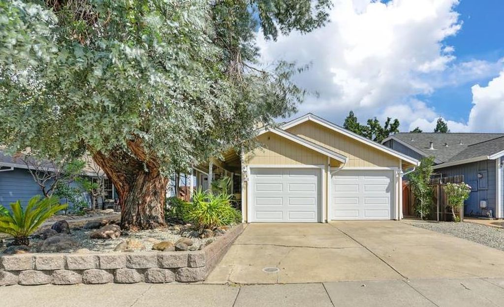 1318 Len Way, Roseville, CA 95678