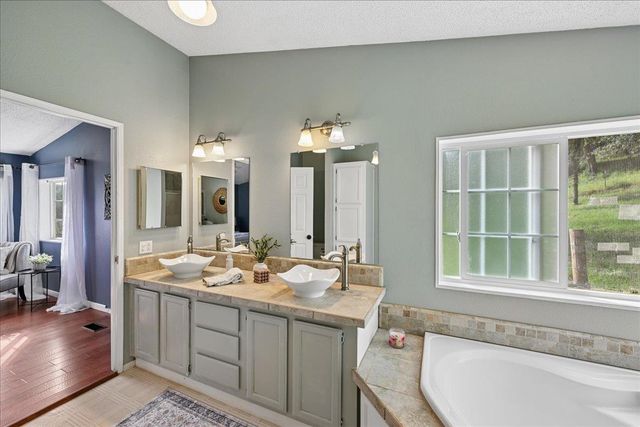 18388 Dog Bar Rd, Grass Valley, CA 95949