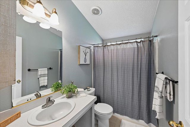 18388 Dog Bar Rd, Grass Valley, CA 95949