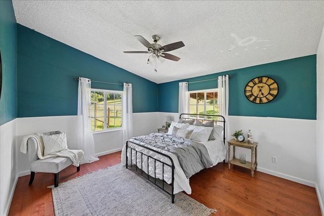 18388 Dog Bar Rd, Grass Valley, CA 95949