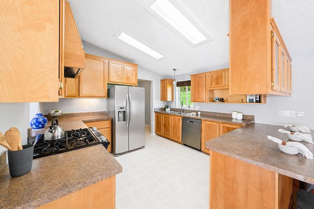 18388 Dog Bar Rd, Grass Valley, CA 95949