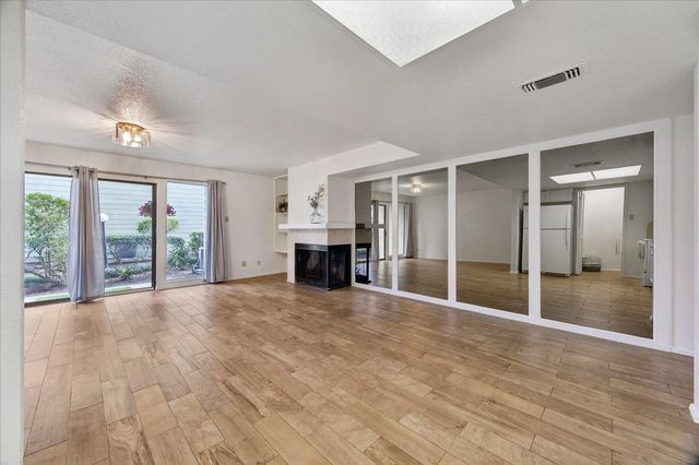 14777 Wunderlich Drive 809, Houston, TX 77069