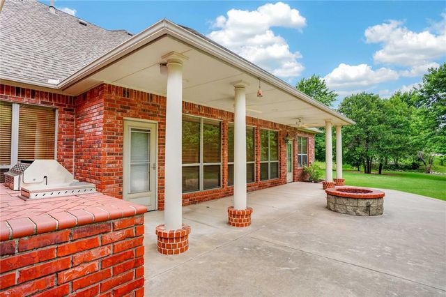 490 Daniel Lee Drive, Choctaw, OK 73020