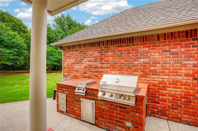 490 Daniel Lee Drive, Choctaw, OK 73020