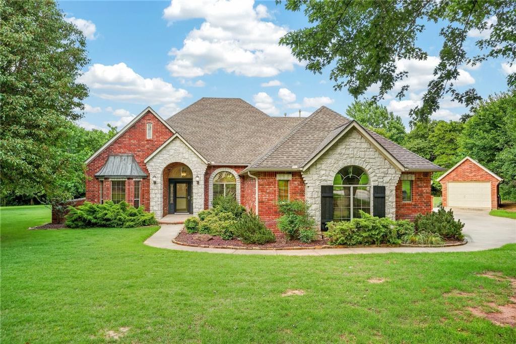 490 Daniel Lee Drive, Choctaw, OK 73020