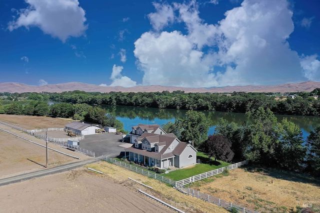 490 Ripple Rd, Ontario, OR 97914