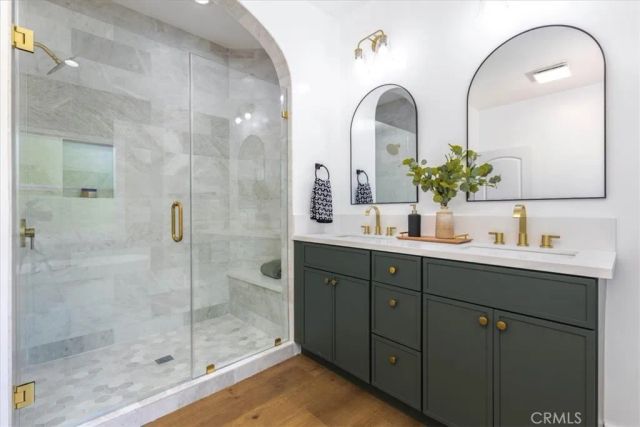 4325 9th Avenue, Los Angeles, CA 90008