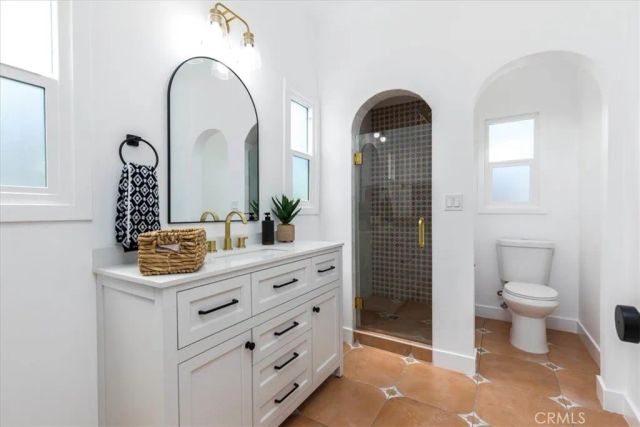 4325 9th Avenue, Los Angeles, CA 90008