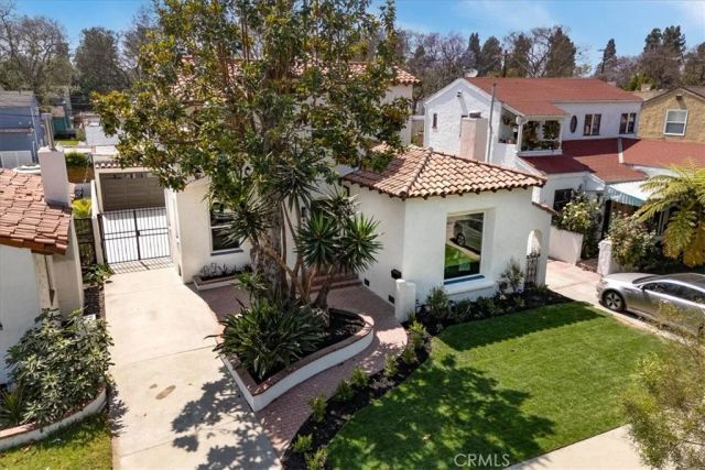 4325 9th Avenue, Los Angeles, CA 90008