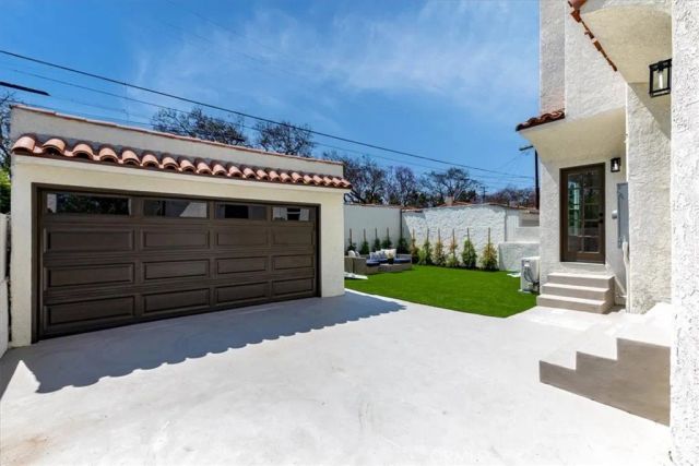4325 9th Avenue, Los Angeles, CA 90008