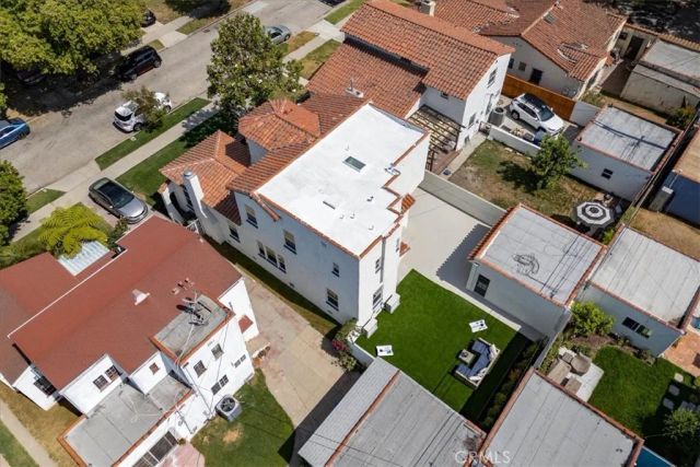 4325 9th Avenue, Los Angeles, CA 90008