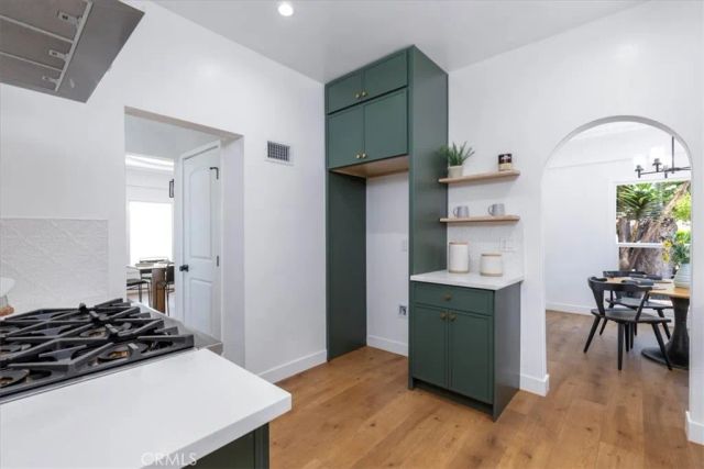 4325 9th Avenue, Los Angeles, CA 90008