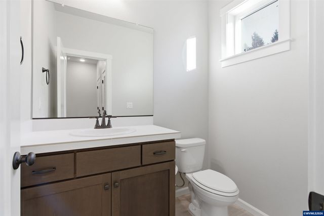 1811 Cousteau Lp SE, Salem, OR 97302