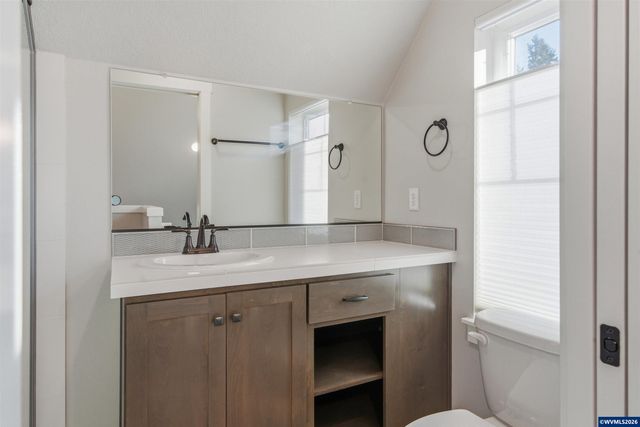 1811 Cousteau Lp SE, Salem, OR 97302