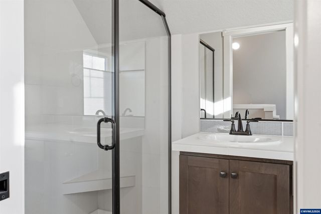 1811 Cousteau Lp SE, Salem, OR 97302