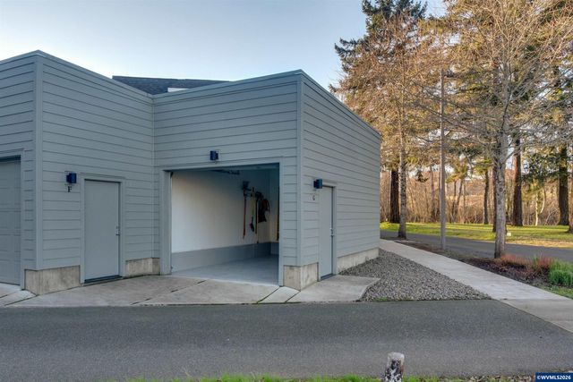 1811 Cousteau Lp SE, Salem, OR 97302