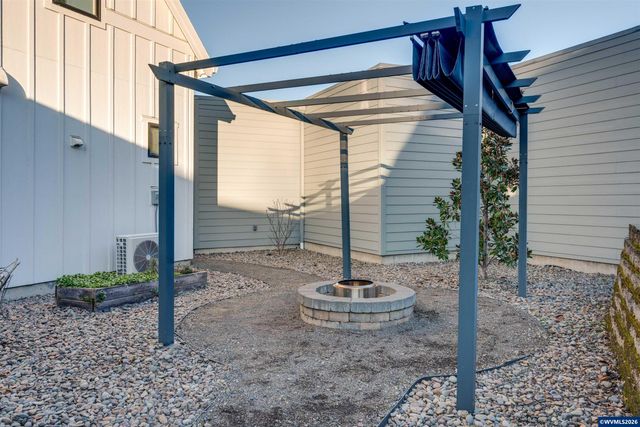 1811 Cousteau Lp SE, Salem, OR 97302