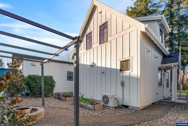 1811 Cousteau Lp SE, Salem, OR 97302