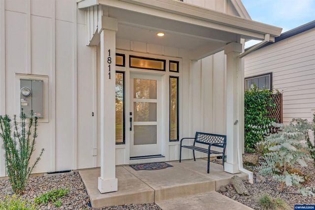 1811 Cousteau Lp SE, Salem, OR 97302