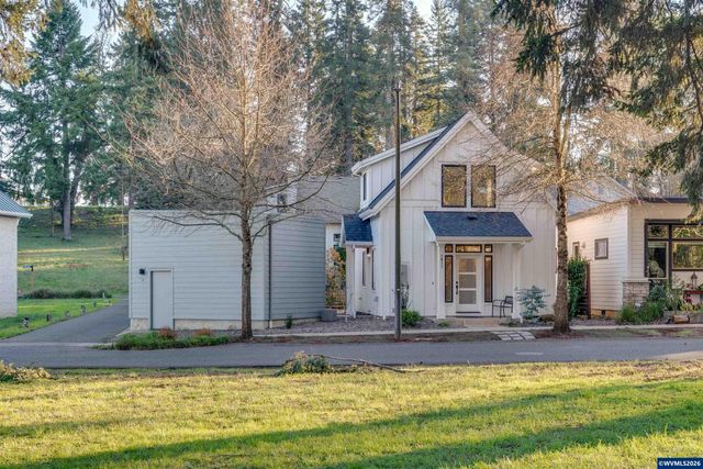 1811 Cousteau Lp SE, Salem, OR 97302