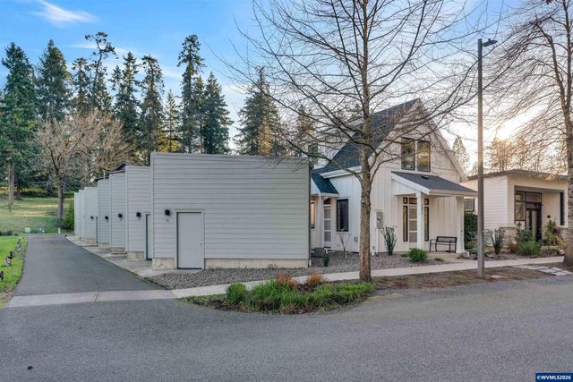 1811 Cousteau Lp SE, Salem, OR 97302
