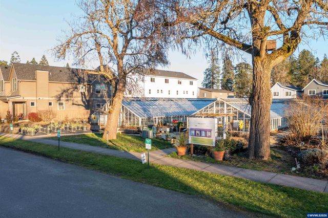 1811 Cousteau Lp SE, Salem, OR 97302