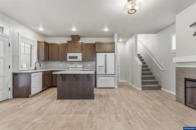 1811 Cousteau Lp SE, Salem, OR 97302