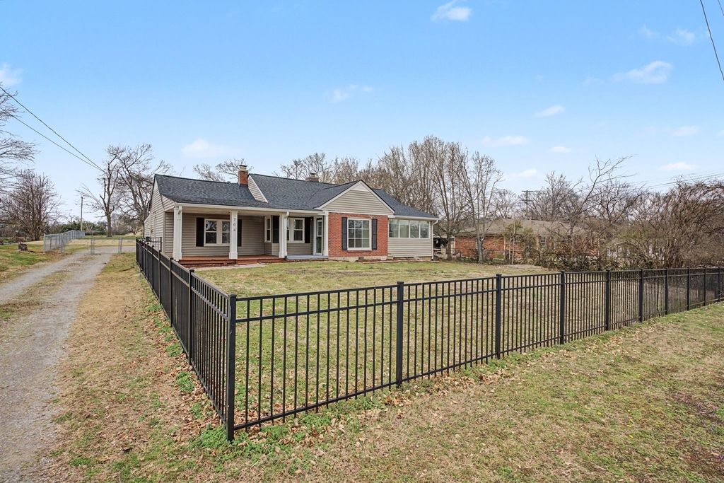 704 Florence Cir, Madison, TN 37115