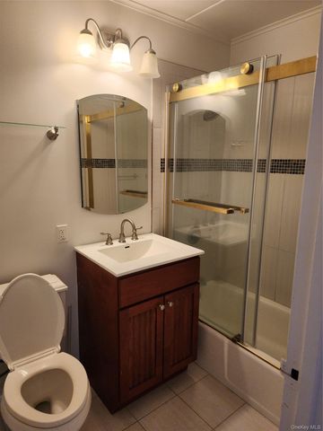 370 Central Avenue 5J, Scarsdale, NY 10583