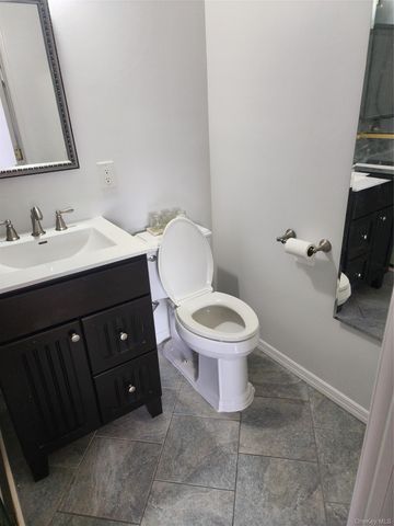 370 Central Avenue 5J, Scarsdale, NY 10583
