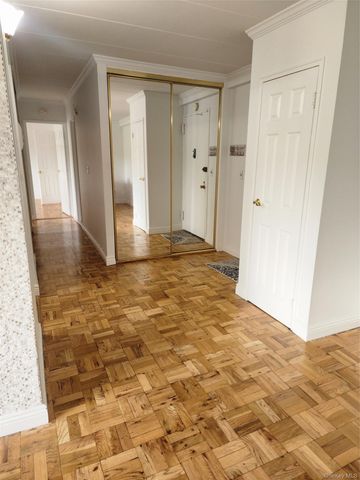 370 Central Avenue 5J, Scarsdale, NY 10583